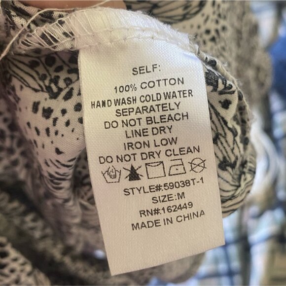 ⭐ 3/$15 Milk & Honey M White & Black Butterfly Print Puff Sleeve Crop Corset Top - Picture 7 of 7